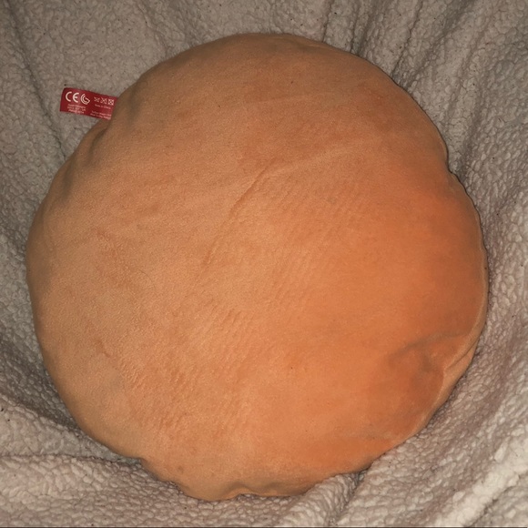 Pizza pillow 🍕 - Picture 3 of 4